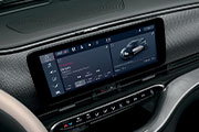 10,25’’ infotainmentsystem med navigation