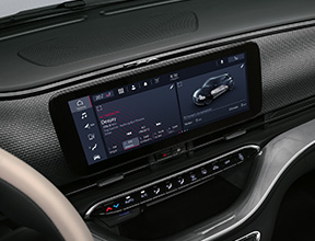 10.25” INFOTAINMENTSYSTEM MED NAVIGATION & 6 HÖGTALARE