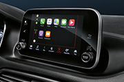7 pekskärm med CarPlay