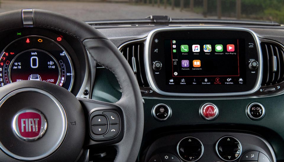 Fiat 500C multimedia radio technology